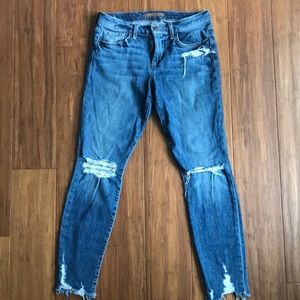 JOE'S JEANS destructed ankle skinny 26